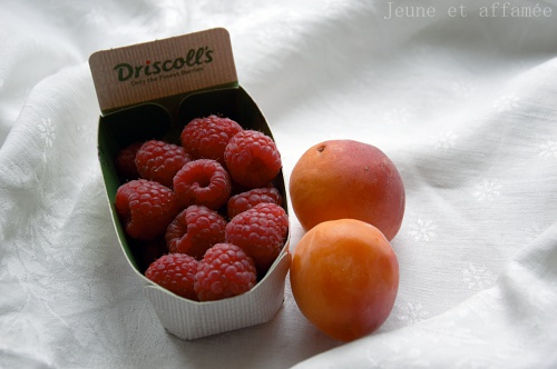Framboises et abricots