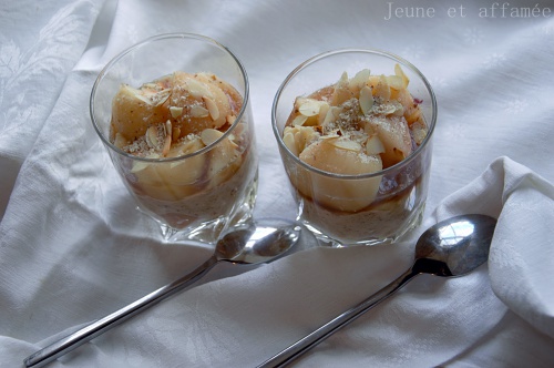 Verrines pêches, crème d'amande, sirop épicé