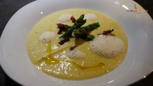 Velouté d'asperges au lard