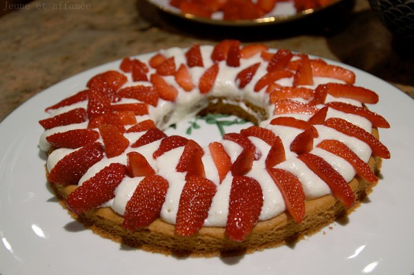 La tarte aux fraises prête à servir