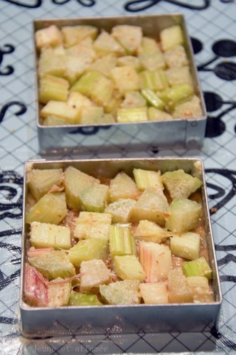 Carrés pâtissiers à la rhubarbe