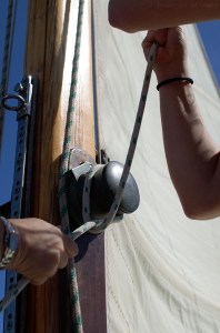 Sortie en voilier : les filles à la manœuvre