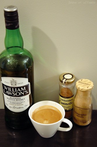 Cake café/whisky aux épices, galaçage chocolat