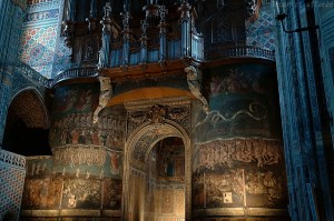 L'intérieur de la cathédrale Sainte-Cécile