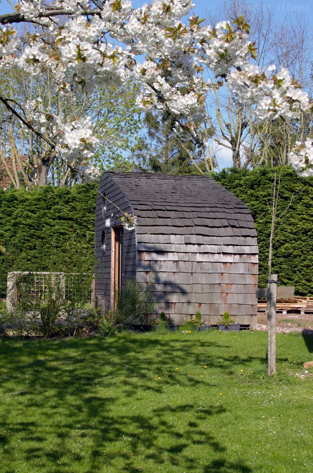 Cabane dans un jardin, L'école buissonnière