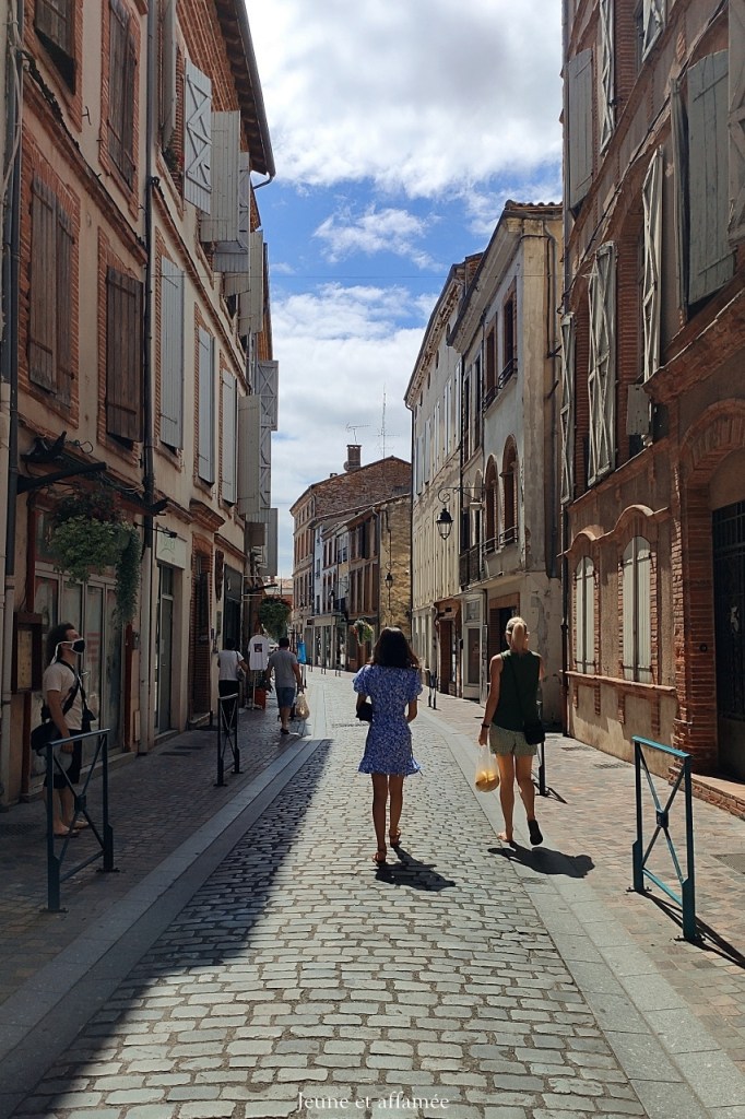 Rue pavée à Moissac