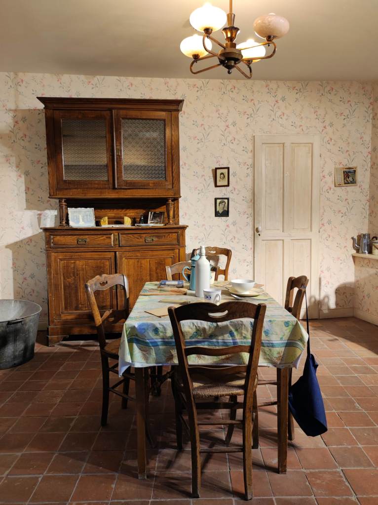Reconstitution d'une salle à manger de mineur